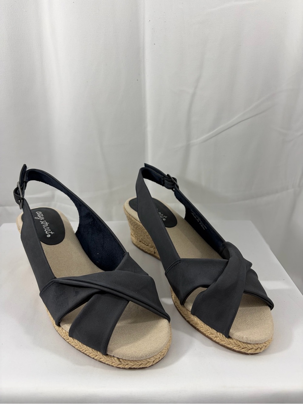 NWT Easy Street Women’s Size 7.5W Navy Blue Slingback Wedge Sandals